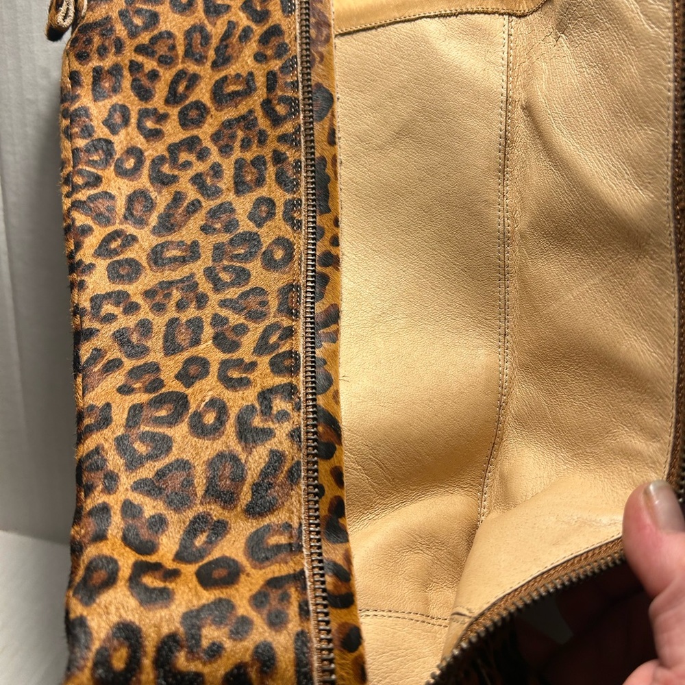 Woman’s Bill Blass size 10 leopard print leather zippered heeled boots - Picture 15 of 15